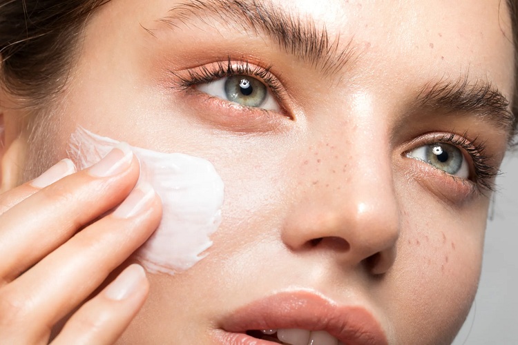 CLARINS, Sun care body lotion SPF 50: High sun protection cream for your skin