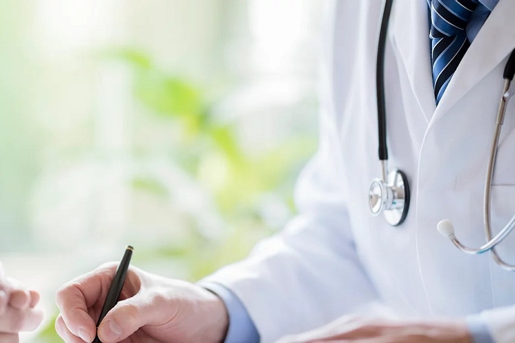 Fix Eye Ailments at the Eye Canter near Dania Beach