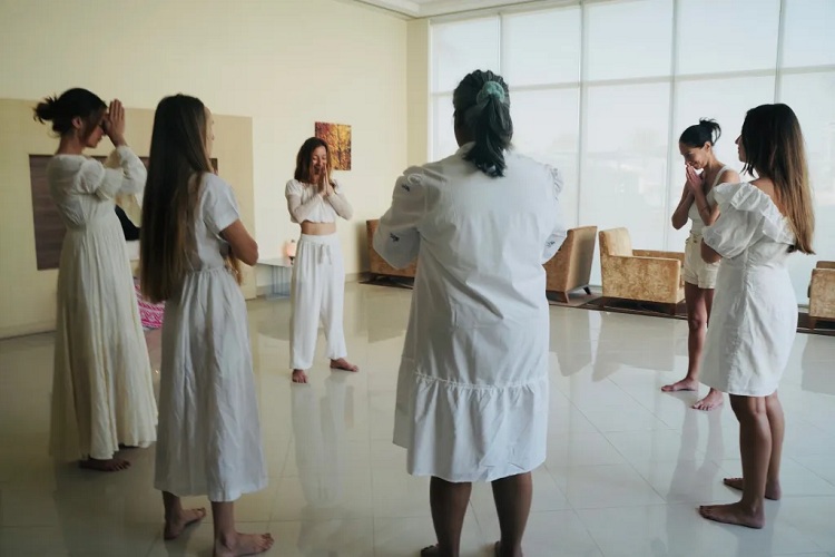 Private yoga classes in Dubai help to think clearer